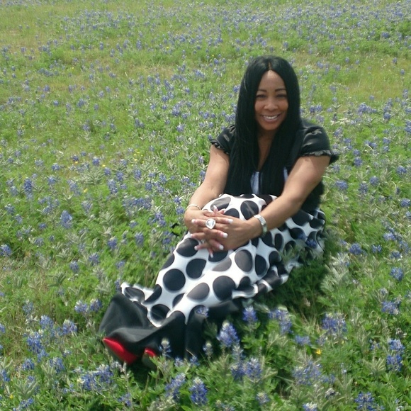 Meet your Posher, Evelyn - Picture 2 of 4